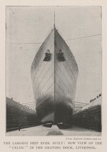 La nave più grande mai costruita, vista di prua del Celtic nel bacino di carenaggio, Liverpool da English Photographer