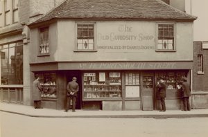 La Vecchia Bottega delle Curiosità, 14 Portsmouth Street, Lincolns Inn Fields, Londra da English Photographer