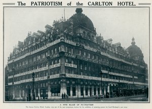Il patriottismo del Carlton Hotel da English Photographer