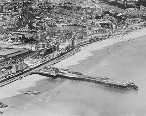 Il Molo, Hastings, c.1925 da English Photographer