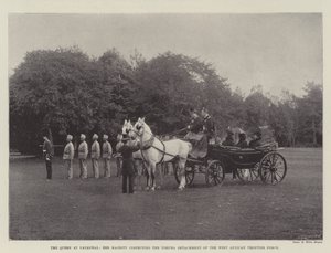 La Regina a Balmoral, Sua Maestà ispeziona il distaccamento Yoruba della West African Frontier Force