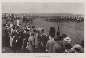 La parata del compleanno della regina ad Aldershot, i 15° Ussari, in testa alla brigata di cavalleria, passano il punto di saluto da English Photographer