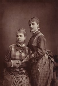 Le sorelle Bransconibe da English Photographer