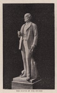 La statua di Tom Hughes da English Photographer