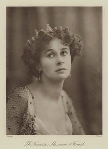 La viscontessa Massereene e Ferrard (foto b/n) da English Photographer