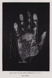 La mano di Sir John Lubbock da English Photographer