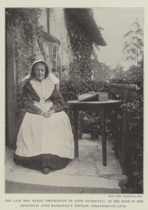 La defunta signora Baker (discendente di Anne Hathaway), alla porta della sua residenza, cottage di Anne Hathaway, Stratford-on-Avon da English Photographer