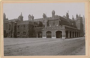 Il lato sud-est di St Jamess Palace da English Photographer