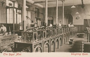 La sala di pesatura della Royal Mint, Londra da English Photographer