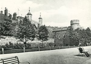 Torre di Londra dal Molo da English Photographer