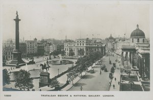Trafalgar Square e la National Gallery, Londra da English Photographer