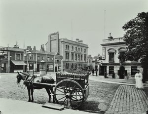 Upper Richmond Road, ovest da Putney High Street, con veicolo trainato da cavalli in primo piano, 1880