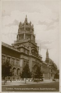 Victoria and Albert Museum, South Kensington, Londra da English Photographer