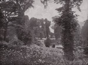 Vista dai Giardini della Terrazza, Richmond, guardando a Monte da English Photographer