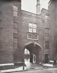 Vista del cancello di Lincolns Inn, Londra, 1876 da English Photographer