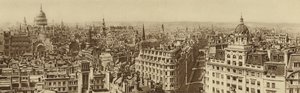 Veduta di Londra dalla sommità del Monumento da English Photographer