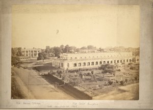 Veduta del vecchio Dhaka College e del vecchio edificio del tribunale, c.1875