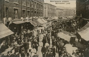 Wentworth Street, Petticoat Lane, Londra da English Photographer