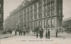 Westminster Palace Hotel, Victoria Street, Londra da English Photographer