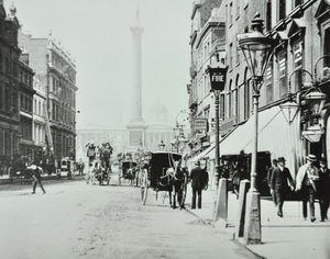 Whitehall: vista verso Trafalgar Square, 1895 da English Photographer