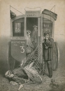 Una donna si impiglia la gonna su una maniglia e cade da una carrozza