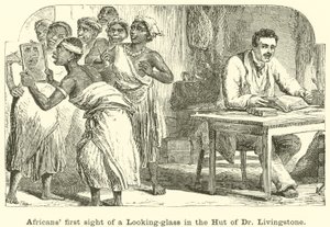 Africani alla prima vista di uno specchio nella capanna del Dr Livingstone da English School