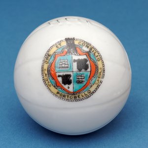Souvenir araldico miniatura di calcio con trasferimento decorativo dello stemma di Portobello da English School