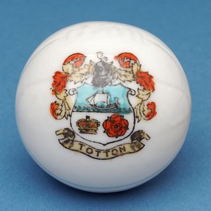 Souvenir araldico miniatura di calcio con trasferimento dello stemma di Totton da English School
