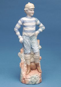 Figura Bisque di un ragazzo calciatore in divisa a righe blu e bianche, c.1890s (ceramica) da English School