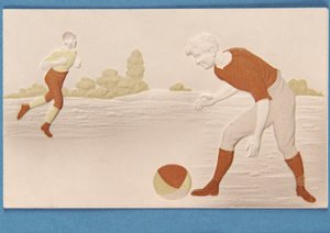 Carta in rilievo raffigurante due calciatori, c.1880s da English School