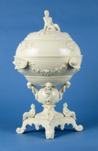 Pentola per molluschi su supporto, Leeds, c.1790 da English School