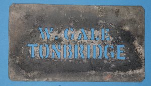 Stencil in rame di W. Gale, Tonbridge da English School
