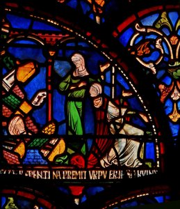 Dettaglio della Vetrata dei Miracoli raffigurante un muro che cade sul bambino Geoffrey di Winchester