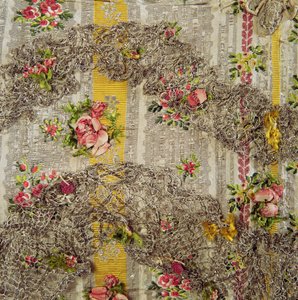 (dettaglio) di un vestito di bambola di moda da English School