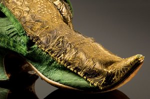 Dettaglio di una scarpa da English School