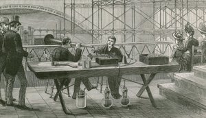 Il fonografo perfezionato di Edison in uso nella galleria stampa durante il Festival di Handel al Crystal Palace da English School