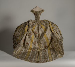 Mantello di bambola di moda da English School