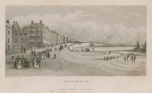 Vista generale lungo il lungomare a Brighton