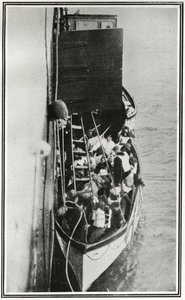 Come i sopravvissuti del Titanic sono stati raccolti dal Carpathia, da 