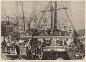 Scarico delle arance a Fresh Wharf, London Bridge, per Natale da English School