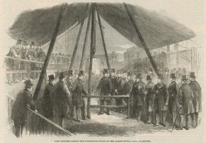 Lord Berners posa la prima pietra della Sala dell