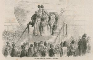 Miss Hope che battezza il piroscafo Leviathan da English School