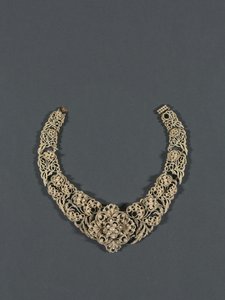 Collana da English School