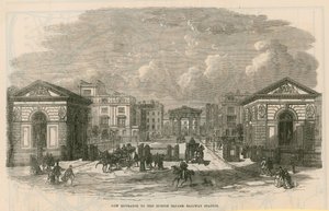 Nuovo ingresso alla stazione ferroviaria di Euston Square da English School