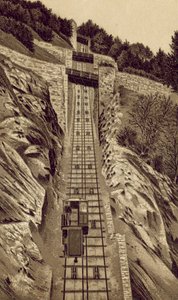 North Devon: Cliff Railway, Lynmouth a Lynton da English School