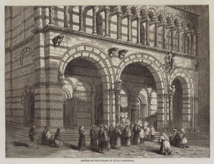Parte della facciata della cattedrale di Lucca