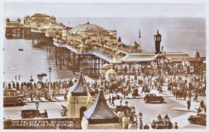 Cartolina raffigurante il Palace Pier a Brighton (dopo una foto colorata)