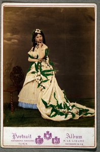 Cartolina con donna in costume