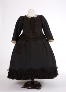 Abito della regina Vittoria, anni 1890 da English School