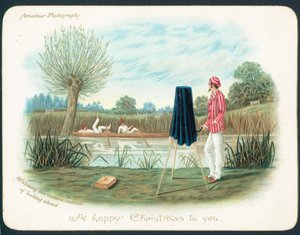 Rematori che si schiantano con la barca sul fiume! Cartolina di Natale da English School
